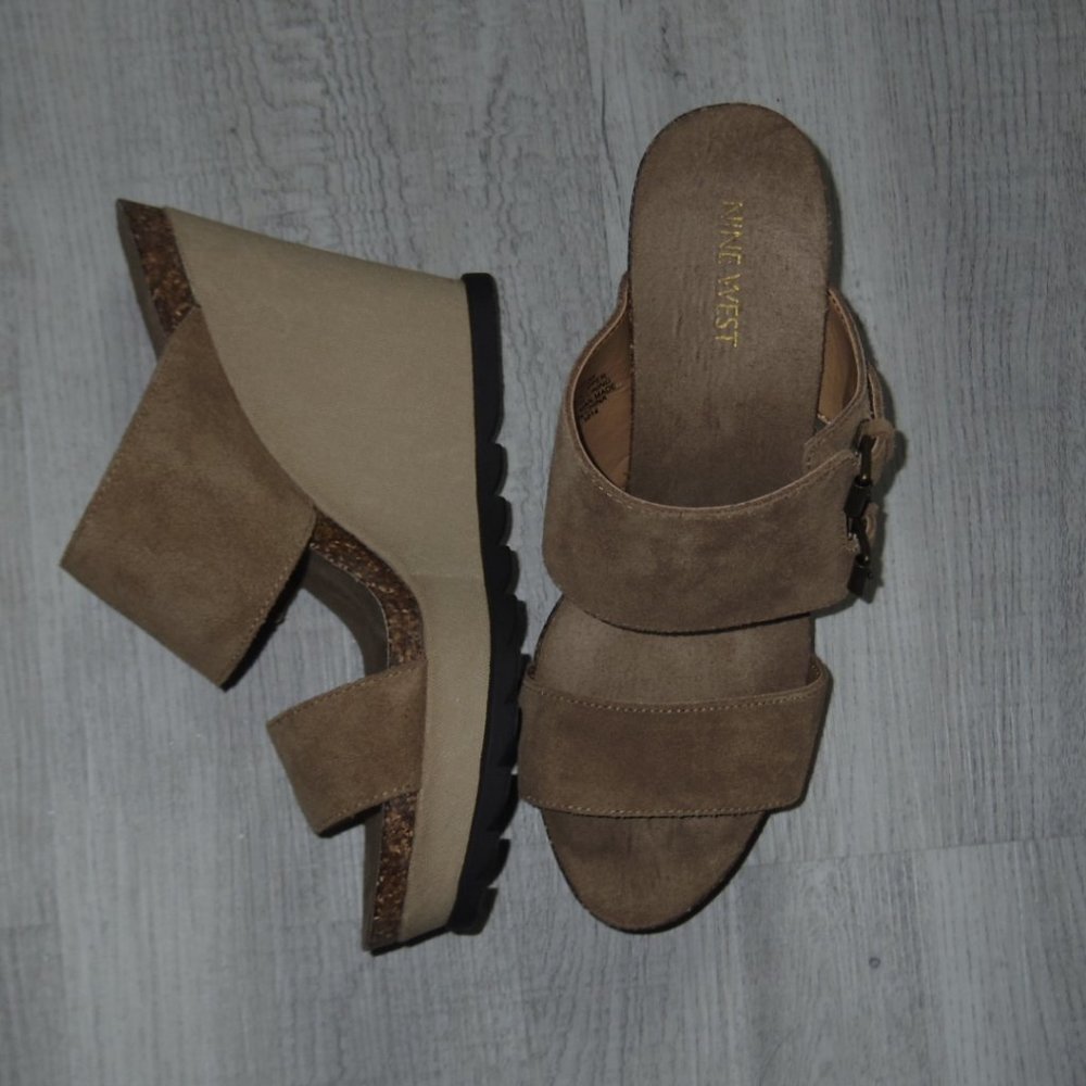 Nine West taupe wedges with buckle - mint conditio
